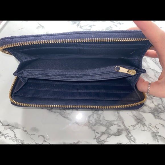 Tommy Hilfiger Navy Wallet - Picture 3 of 3